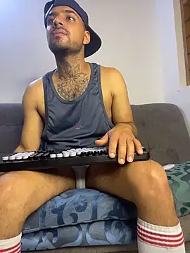 tomas smith1 online show from April 12, 2026, 11:19 pm