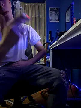 Snapshot of rediMilano chatting on October 21, 2025, 5:34 pm rediMilano online show from October 21, 2025, 5:34 pm