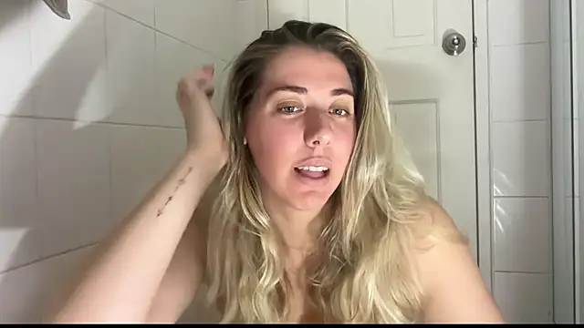 louiseberkeley online show from October 29, 2025, 11:31 am