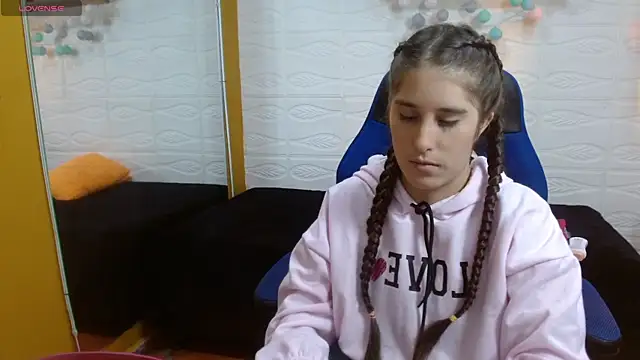 Snapshot of karlarousex chatting on September 26, 2025, 3:02 am karlarousex online show from September 26, 2025, 3:02 am