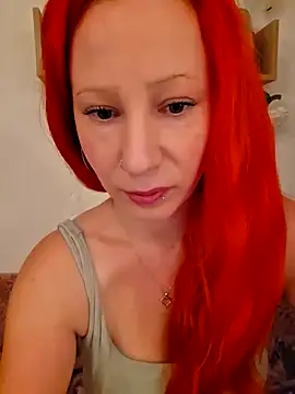 Snapshot of Nadinedk chatting on October 13, 2025, 6:15 am Nadinedk online show from October 13, 2025, 6:15 am