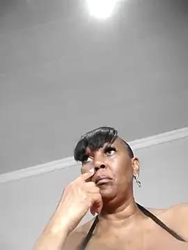 Snapshot of BigPussy10xx chatting on October 2, 2025, 6:22 pm BigPussy10xx online show from October 2, 2025, 6:22 pm