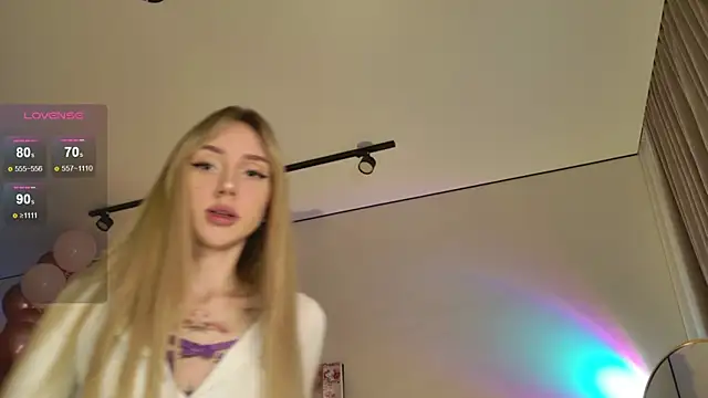 Lunainnk online show from December 1, 2025, 12:22 am