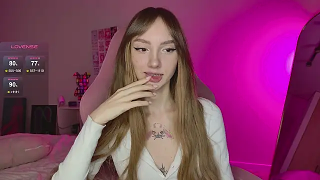 Lunainnk online show from October 6, 2025, 12:45 am