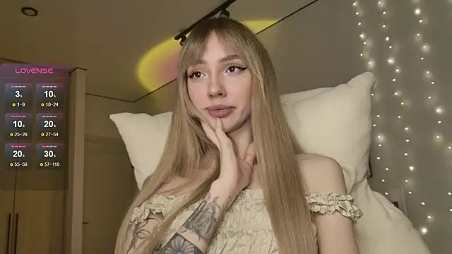 Lunainnk online show from February 2, 2026, 2:32 am