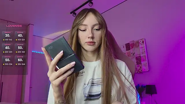 Lunainnk online show from October 5, 2025, 12:45 am