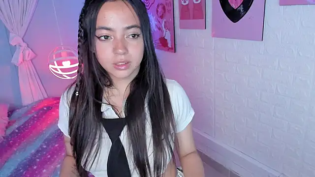 Lara Rouss  online show from September 26, 2025, 3:35 am