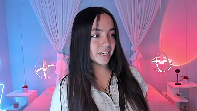 Lara Rouss  online show from September 23, 2025, 3:46 am