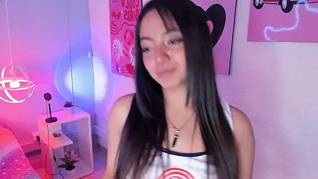 Lara Rouss  online show from September 25, 2025, 3:56 am