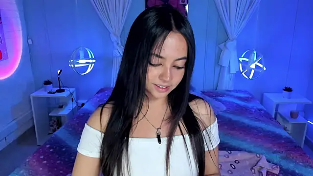 Lara Rouss  online show from October 7, 2025, 3:07 am