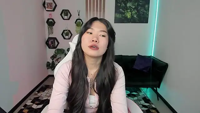 LunaPurrr online show from November 17, 2025, 1:09 am