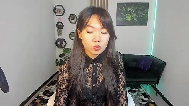 Snapshot of LunaPurrr chatting on October 10, 2025, 11:27 pm LunaPurrr online show from October 10, 2025, 11:27 pm