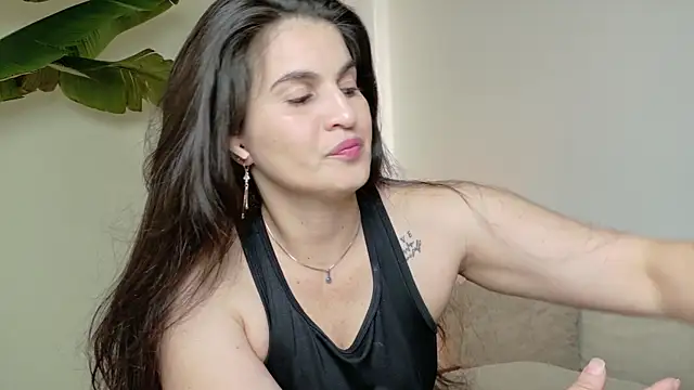 lizdevine online show from October 31, 2025, 4:03 pm