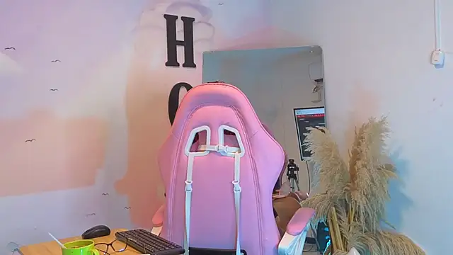 Snapshot of Catherine_Smith_ chatting on October 4, 2025, 12:28 pm Catherine Smith  online show from October 4, 2025, 12:28 pm