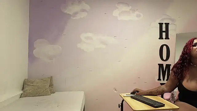 Snapshot of Catherine_Smith_ chatting on September 17, 2025, 10:39 am Catherine Smith  online show from September 17, 2025, 10:39 am