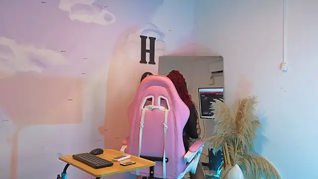 Snapshot of Catherine_Smith_ chatting on October 3, 2025, 12:06 pm Catherine Smith  online show from October 3, 2025, 12:06 pm