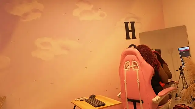 Snapshot of Catherine_Smith_ chatting on September 25, 2025, 10:54 am Catherine Smith  online show from September 25, 2025, 10:54 am