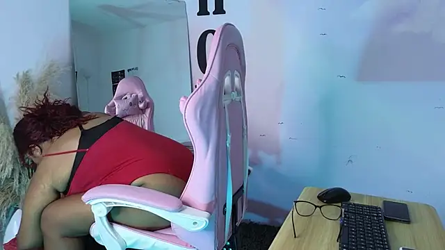 Snapshot of Catherine_Smith_ chatting on October 18, 2025, 12:07 pm Catherine Smith  online show from October 18, 2025, 12:07 pm