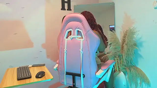 Snapshot of Catherine_Smith_ chatting on September 30, 2025, 12:33 pm Catherine Smith  online show from September 30, 2025, 12:33 pm