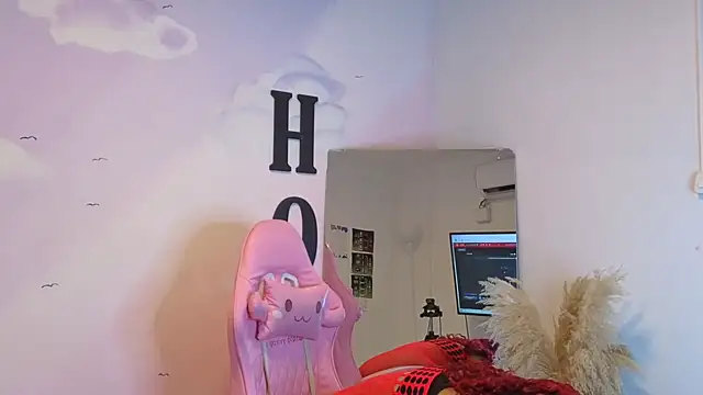 Snapshot of Catherine_Smith_ chatting on October 6, 2025, 1:34 pm Catherine Smith  online show from October 6, 2025, 1:34 pm