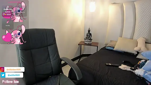 Snapshot of MiaVillalobos chatting on October 1, 2025, 11:58 am MiaVillalobos online show from October 1, 2025, 11:58 am