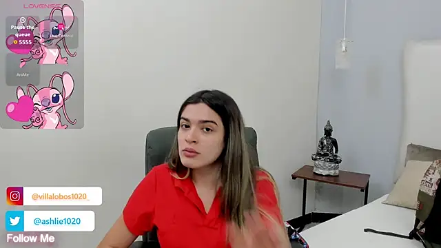 Snapshot of MiaVillalobos chatting on October 17, 2025, 12:07 pm MiaVillalobos online show from October 17, 2025, 12:07 pm