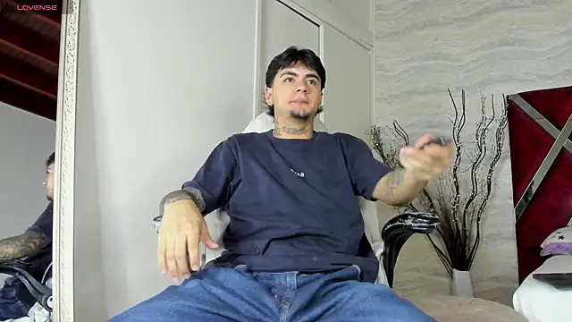 JamesDeker online show from September 25, 2025, 8:37 pm