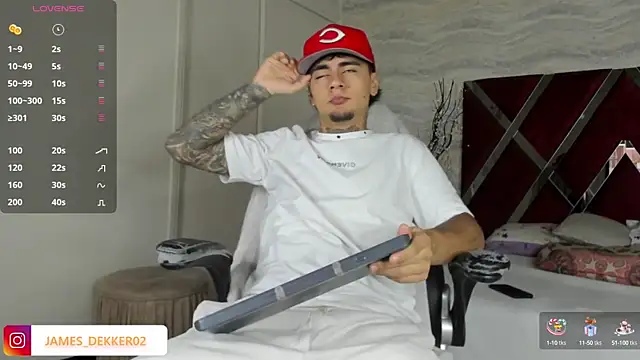 JamesDeker online show from September 27, 2025, 8:48 pm