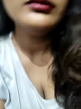 Snapshot of Cute_pinkii chatting on October 31, 2025, 8:05 pm Cute pinkii online show from October 31, 2025, 8:05 pm