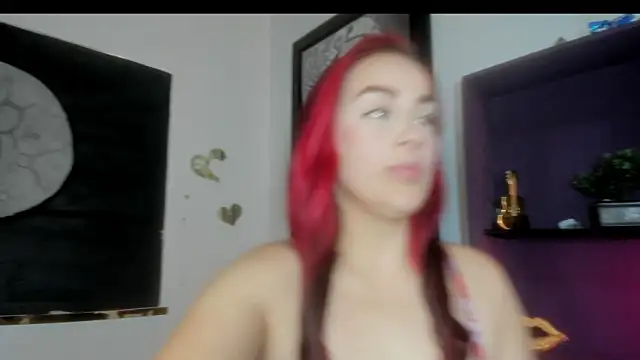 Roxannelorence  online show from October 9, 2025, 3:34 pm