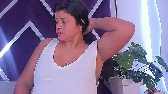 luzenaasm online show from October 5, 2025, 4:14 am