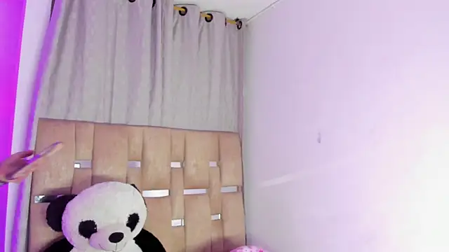 Snapshot of JulianaCarter chatting on October 8, 2025, 7:36 pm JulianaCarter online show from October 8, 2025, 7:36 pm