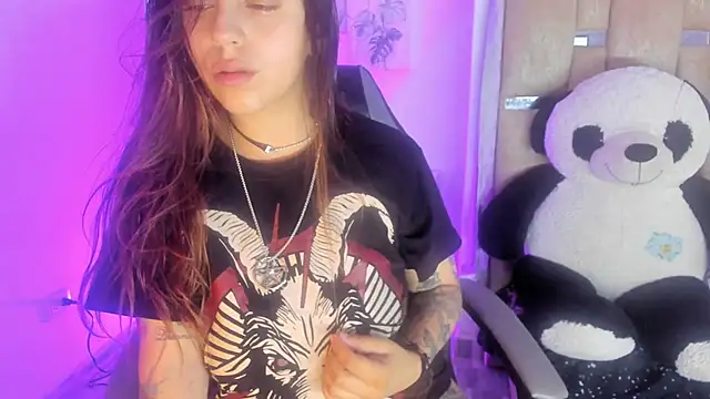 Snapshot of JulianaCarter chatting on September 9, 2025, 7:45 pm JulianaCarter online show from September 9, 2025, 7:45 pm