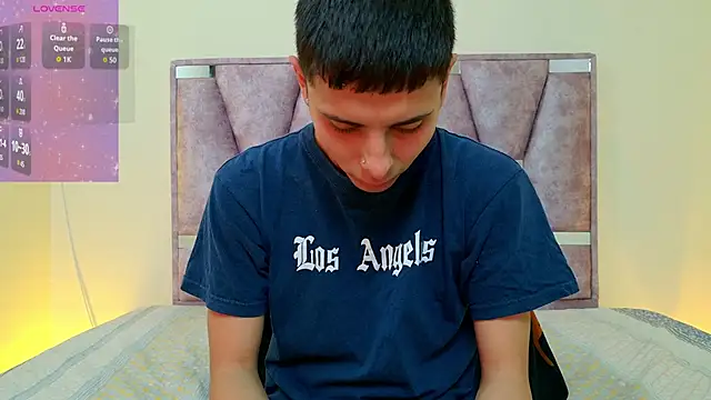 lana and liam  online show from September 22, 2025, 10:43 am