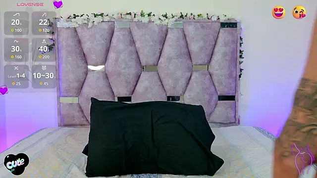 Snapshot of lana_and_liam_ chatting on February 11, 2026, 10:15 am lana and liam online show from February 11, 2026, 10:15 am