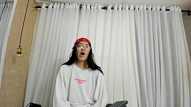 michaelmistress online show from October 8, 2025, 12:17 pm