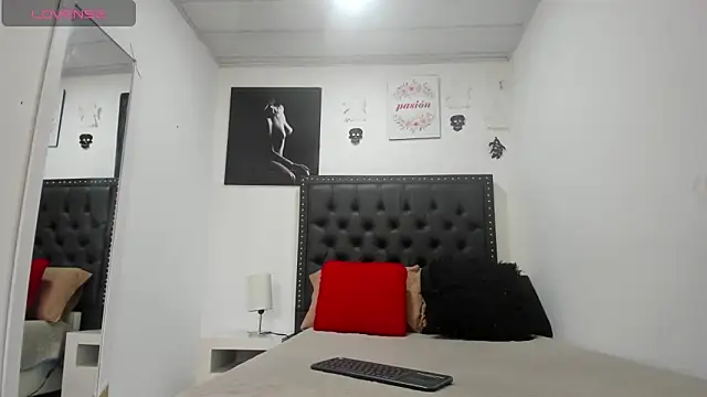 Snapshot of ScarlettVell chatting on October 30, 2025, 7:33 pm ScarlettVell online show from October 30, 2025, 7:33 pm