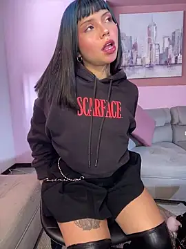 ZoeRaven Pink online show from October 10, 2025, 3:46 pm