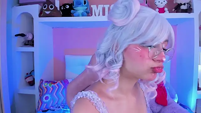 miss   chloe online show from October 11, 2025, 6:09 pm