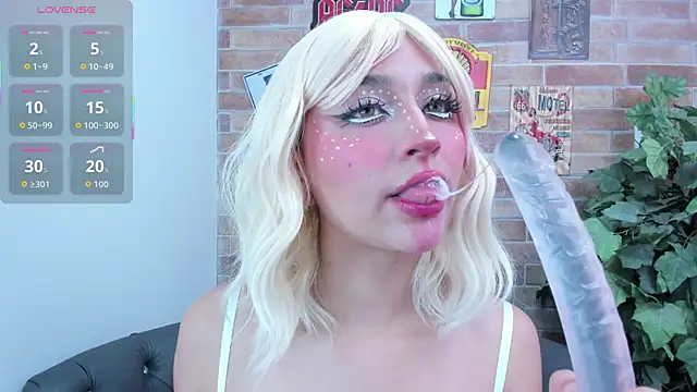 miss   chloe online show from October 29, 2025, 6:18 pm