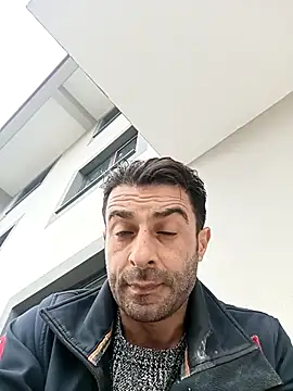 Snapshot of alex10alexx chatting on October 9, 2025, 1:22 pm alex10alexx online show from October 9, 2025, 1:22 pm