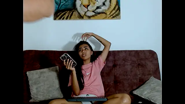 Wild RoomXxX online show from September 18, 2025, 9:07 pm