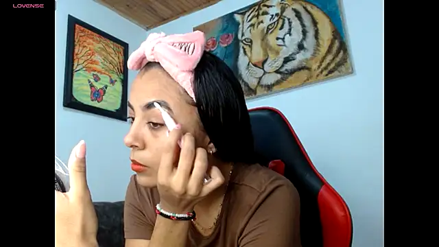 Wild RoomXxX online show from October 31, 2025, 9:43 pm