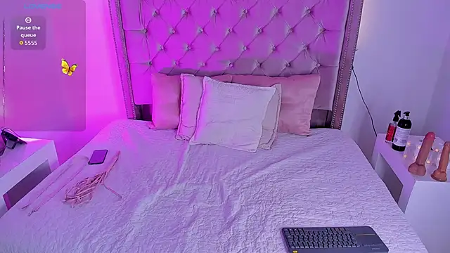 Snapshot of Diamond_Piarce chatting on October 8, 2025, 3:52 am Diamond Piarce online show from October 8, 2025, 3:52 am