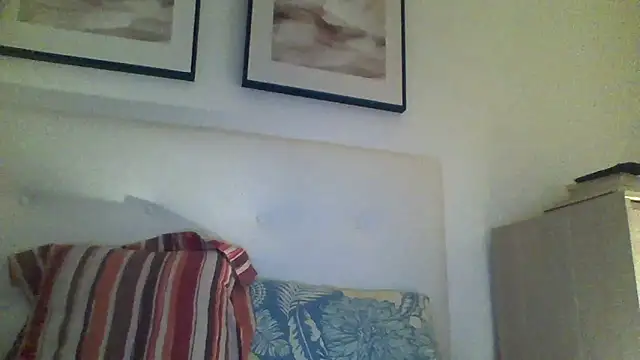 Emily de Carla online show from October 31, 2025, 11:00 pm