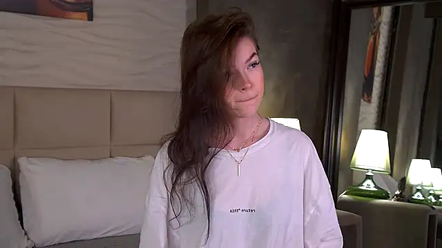 Snapshot of Wanda_Wild chatting on September 15, 2025, 4:02 am Wanda Wild online show from September 15, 2025, 4:02 am