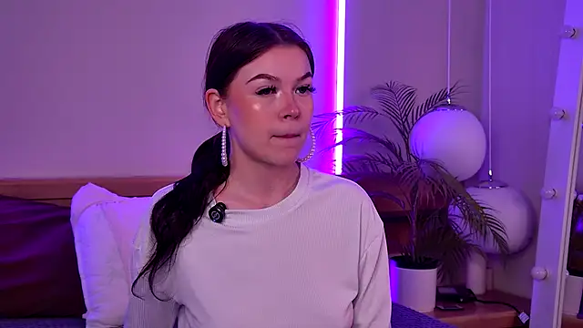 Wanda Wild online show from October 4, 2025, 3:52 am