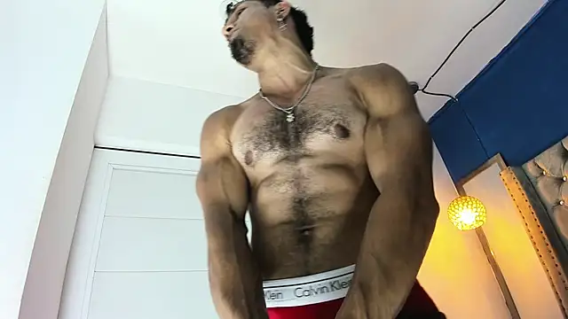 latinhotmuscle online show from June 9, 2026, 9:05 pm