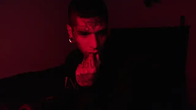 Snapshot of black_firex chatting on October 8, 2025, 3:35 pm black firex online show from October 8, 2025, 3:35 pm