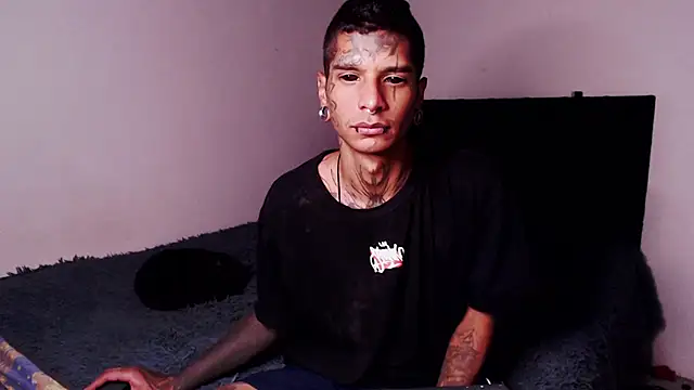 Snapshot of black_firex chatting on October 10, 2025, 9:37 pm black firex online show from October 10, 2025, 9:37 pm